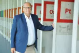 ministerstvo_skolstvi_ocenilo_dekana_univerzity_pardubice_za_propagaci_chemie_prof._ing._petr_kalenda_csc._autor_m._reinberk_dis_169594.jpg